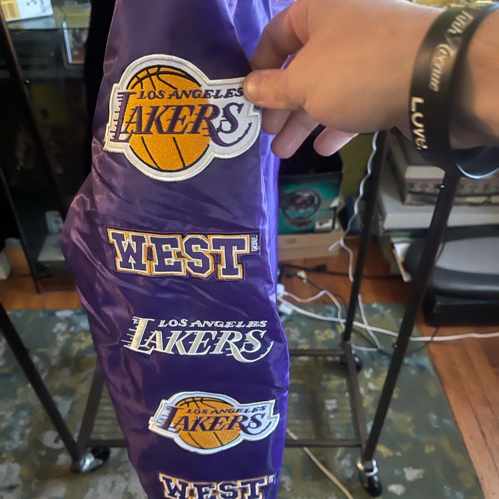 NBA outerwear Jacket - Picture 3 of 4
